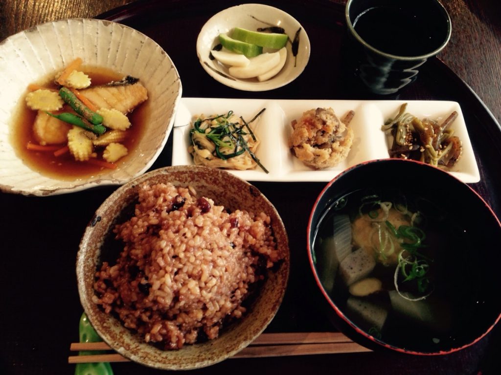 東京蔵前　寝かせ玄米　ランチ　健康　ヘルシー